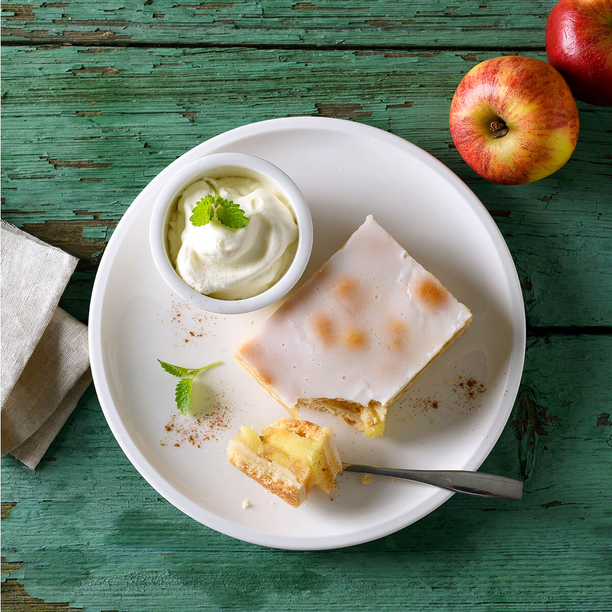 Gedeckter Apfelkuchen von Antje Plewinski Foodfotografie